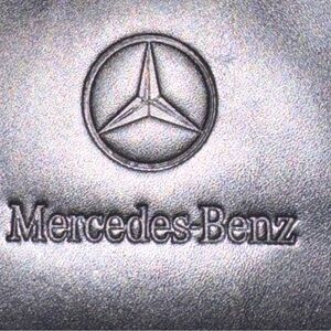 Unisex - Mercedes Benz Black Leather Billfold (Car-126) - Brand New In Box